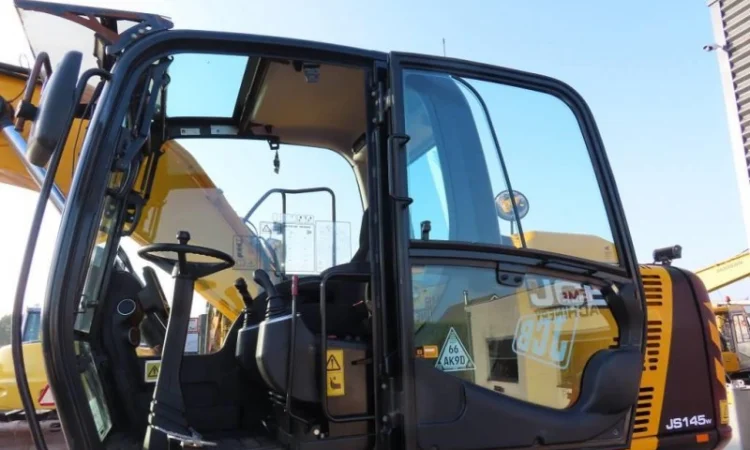 Колесный экскаватор JCB JS 145 W - фото № 4