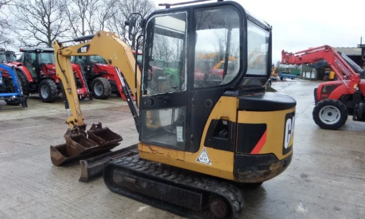 Мини экскаватор Caterpillar 302.5C - фото № 4