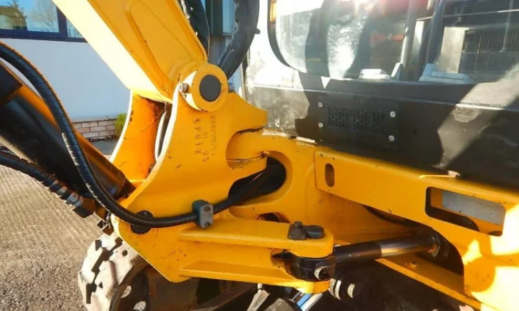 Мини-экскаватор JCB 8025 ZTS - фото № 12