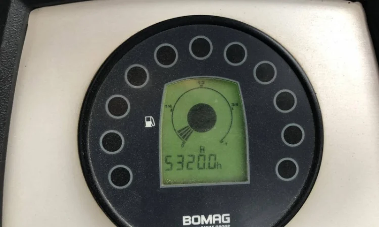 Дорожный каток Bomag BW 213-D4 - фото № 13