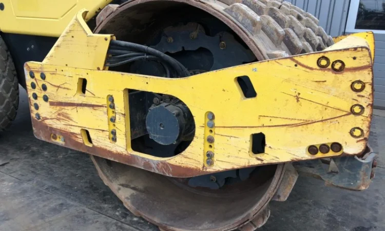Дорожный каток Bomag BW 213-D4 - фото № 9