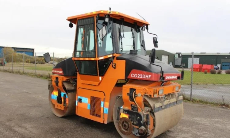 Дорожный каток Dynapac CG 233 HF - фото № 1