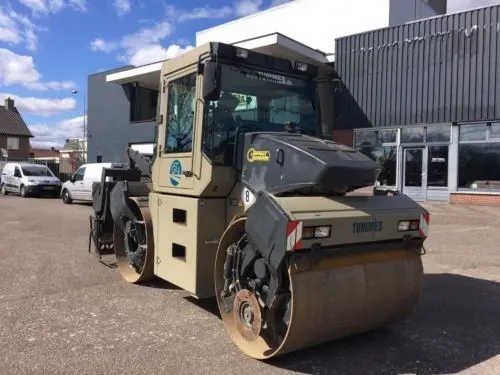 Двухвальцевый каток BOMAG BW 174AD по доступной цене - фото № 3