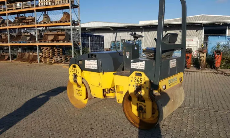 Дорожный каток Bomag BW135 - фото № 1