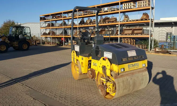 Дорожный каток Bomag BW135 - фото № 6