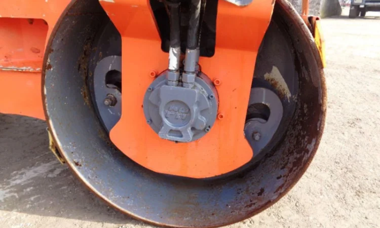 Тандемный каток Hamm HD 12 VV - фото № 4