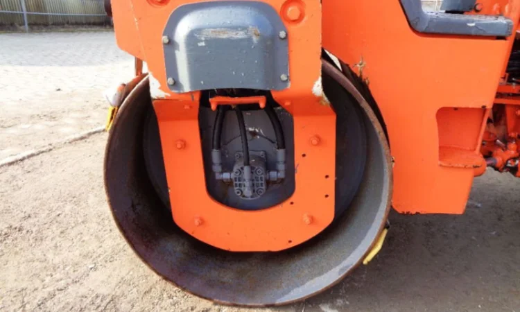 Тандемный каток Hamm HD 12 VV - фото № 6