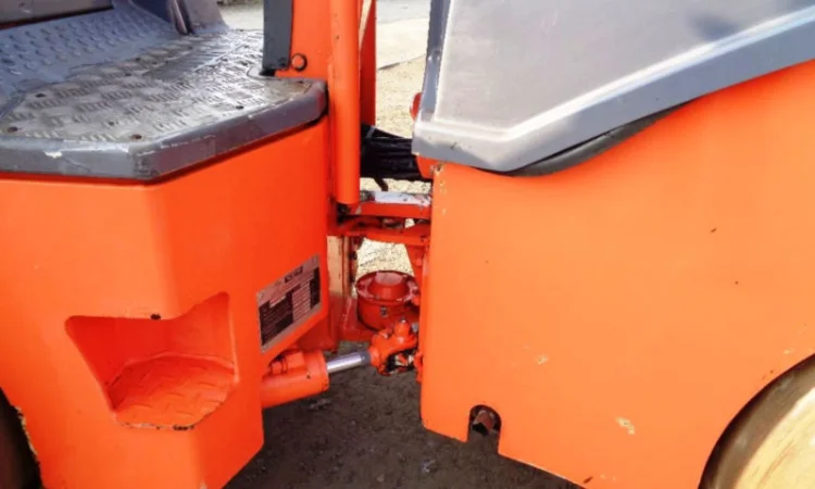 Тандемный каток Hamm HD 12 VV - фото № 7