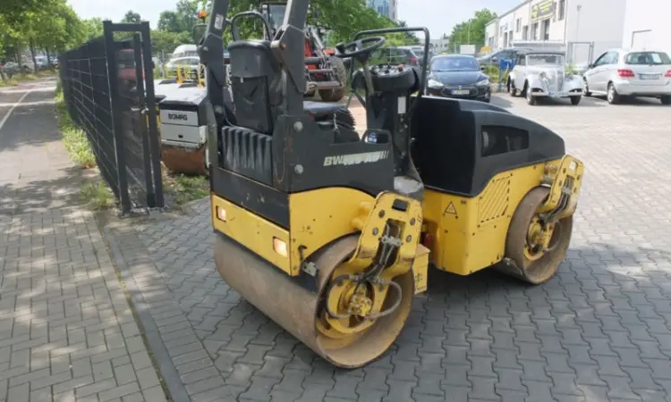 Комбинированный каток Bomag BW125 - фото № 6