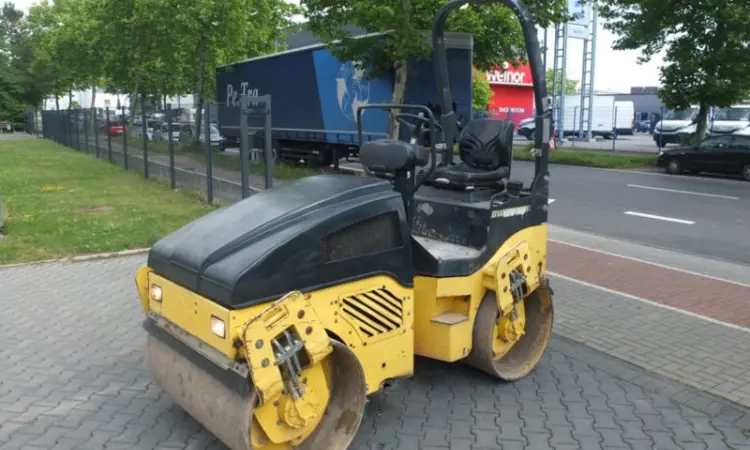 Комбинированный каток Bomag BW125 - фото № 7