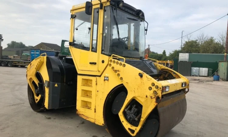 Гладковальцевый каток BOMAG BW161 AD-4 - фото № 1