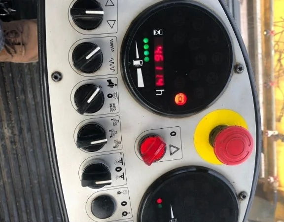 Гладковальцевый каток BOMAG BW161 AD-4 - фото № 3