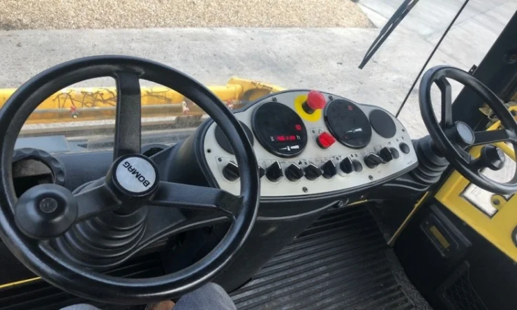 Гладковальцевый каток BOMAG BW161 AD-4 - фото № 6