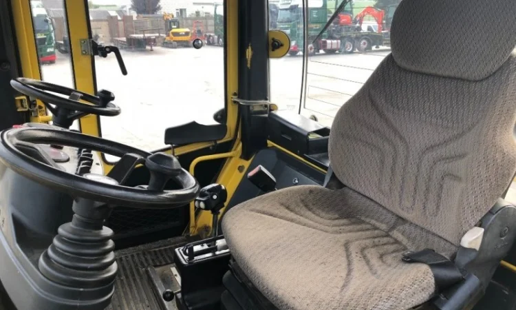 Гладковальцевый каток BOMAG BW161 AD-4 - фото № 8