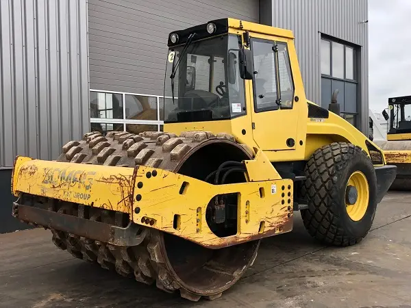 Грунтовый каток Bomag BW 213-D4 2011 года - фото № 1