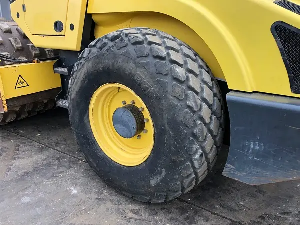Грунтовый каток Bomag BW 213-D4 2011 года - фото № 3