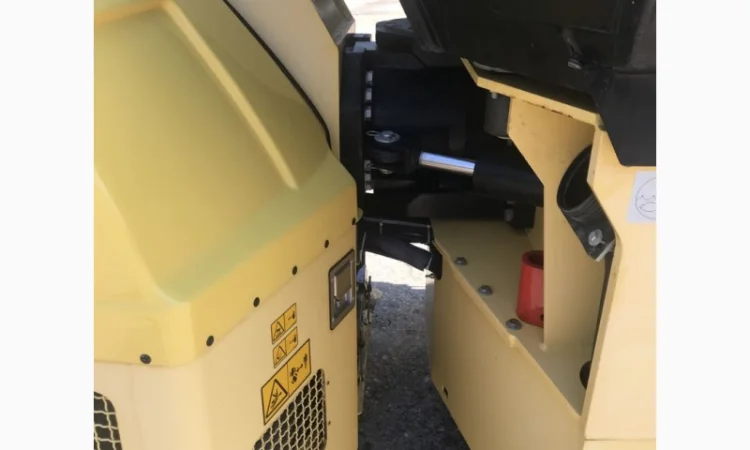 Тандемный каток Dynapac CC 424 HF - фото № 8