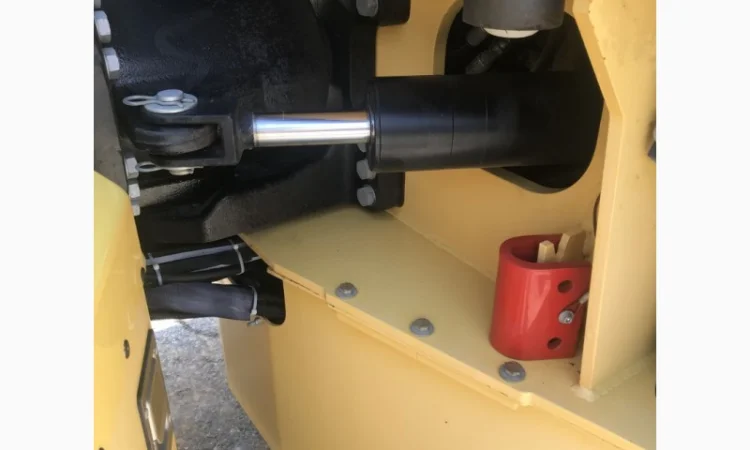 Тандемный каток Dynapac CC 424 HF - фото № 7