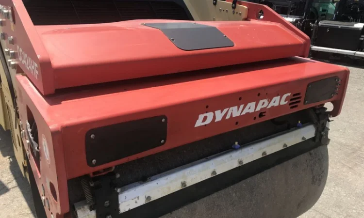 Тандемный каток Dynapac CC 424 HF - фото № 4