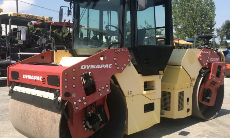 Тандемный каток Dynapac CC 424 HF - фото № 19