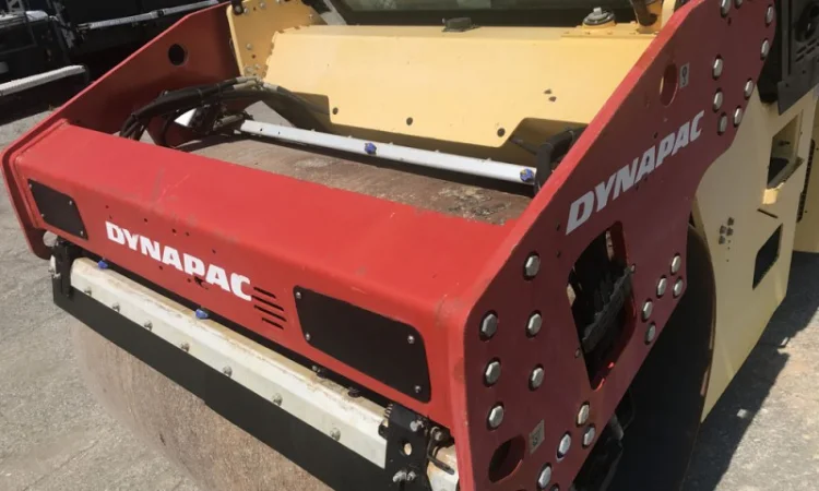 Тандемный каток Dynapac CC 424 HF - фото № 14