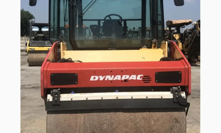 Тандемный каток Dynapac CC 424 HF - фото № 13