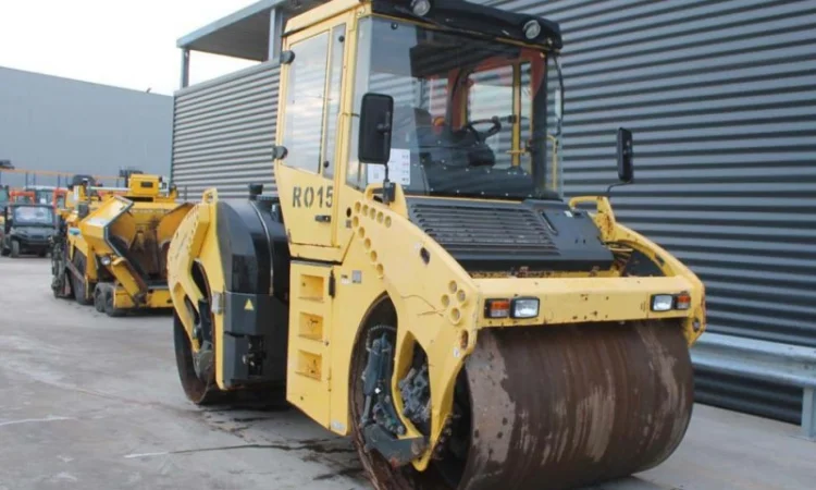 Комбинированный каток Bomag BW 161 AD-4. Строительная техника б/у - фото № 2