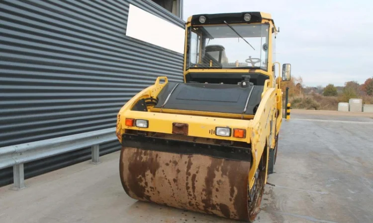 Комбинированный каток Bomag BW 161 AD-4. Строительная техника б/у - фото № 5