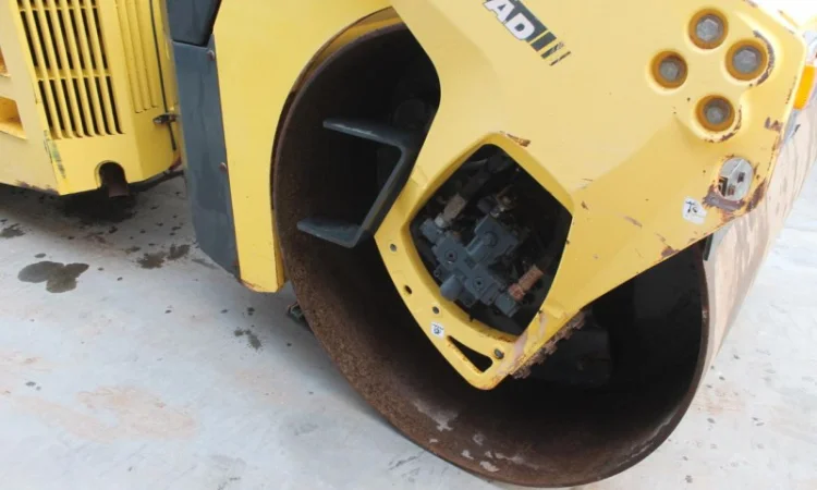 Комбинированный каток Bomag BW 161 AD-4. Строительная техника б/у - фото № 9