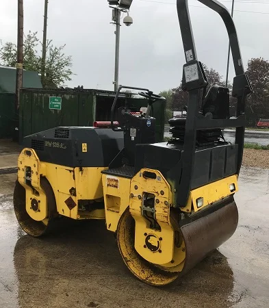 Тандемный каток Bomag BW135 AD-5 - фото № 7