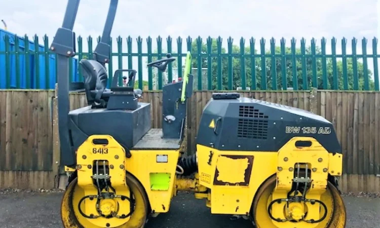 Комбинированный каток Bomag BW 135 AD 2010 года - фото № 4