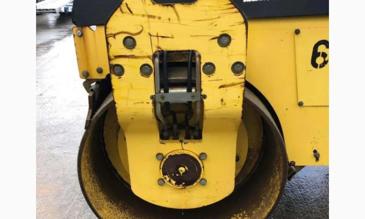 Комбинированный каток Bomag BW 138 AD 2009 года - фото № 7