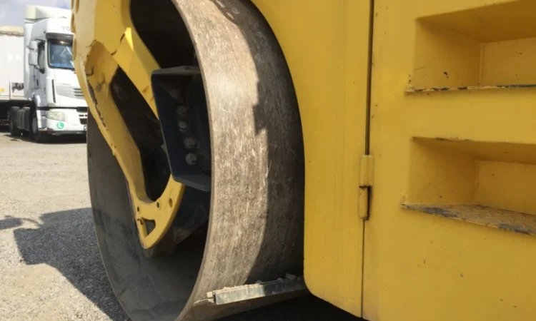 Тандемный каток Bomag BW 202 AD-4 2014 года - фото № 2