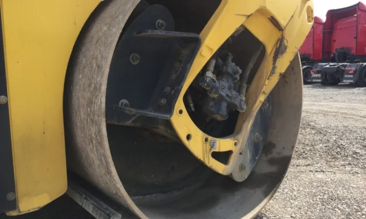 Тандемный каток Bomag BW 202 AD-4 2014 года - фото № 11