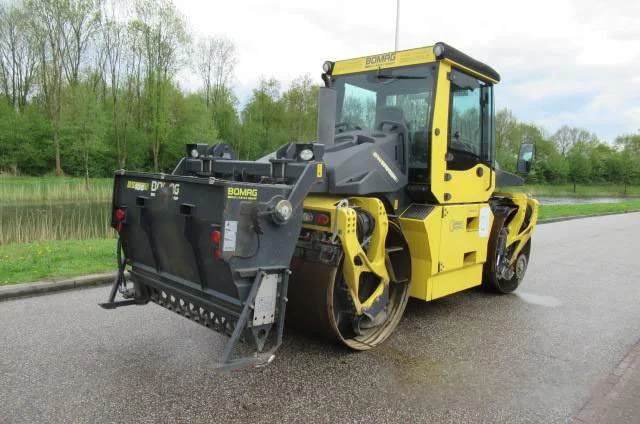 Тандемный каток Bomag BW 174 A P AM 3ASP - фото № 3