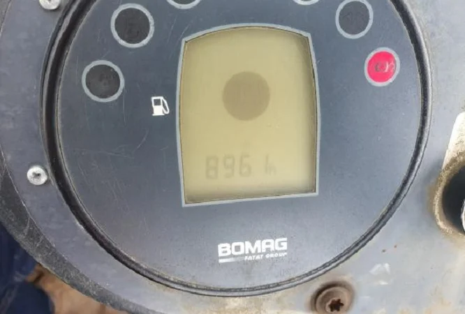 Комбинированный каток Bomag BW 120-4AD - фото № 3
