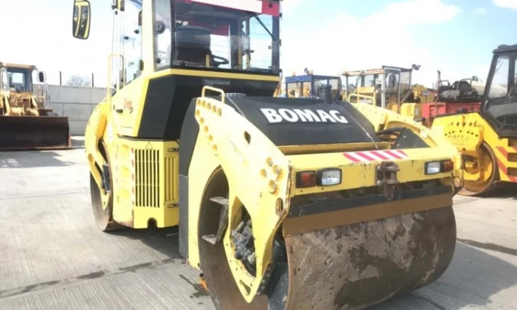 Комбинированный каток Bomag BW 161AD 4 - фото № 3