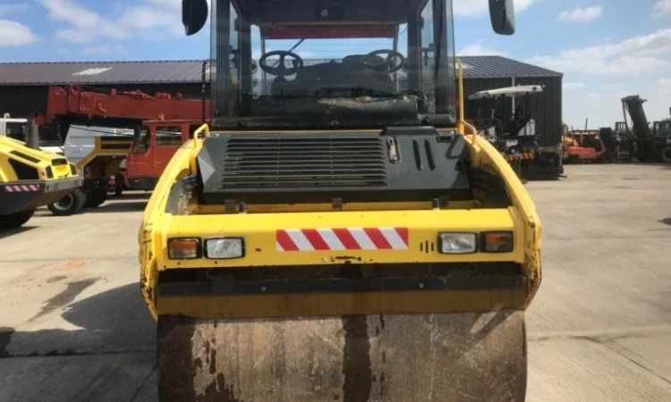 Комбинированный каток Bomag BW 161AD 4 - фото № 8