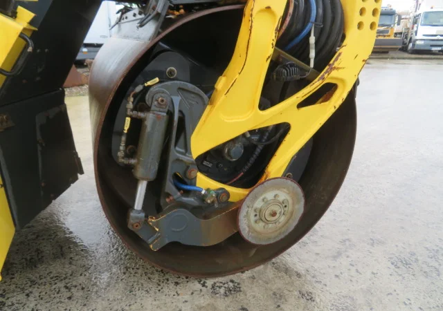 Тандемный каток Bomag BW174 AP-AM - фото № 11