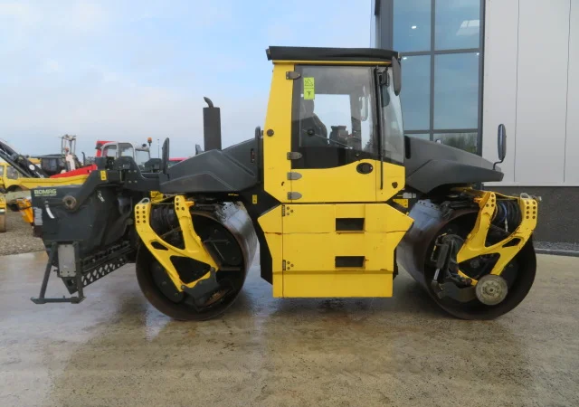 Тандемный каток Bomag BW174 AP-AM - фото № 19