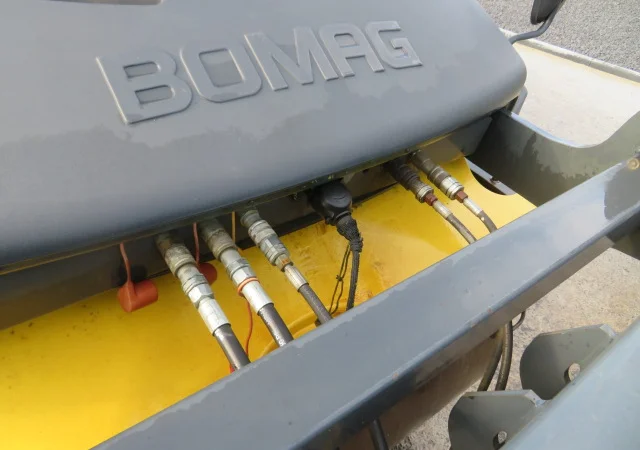Тандемный каток Bomag BW174 AP-AM - фото № 3