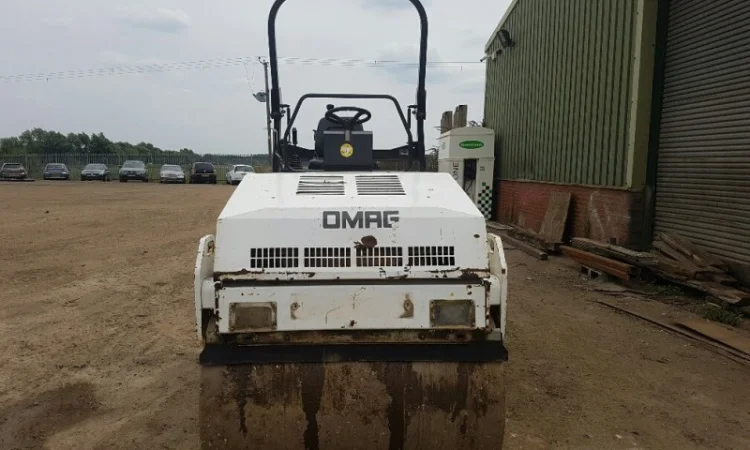 Комбинированный каток Bomag BW 135 AD - фото № 3