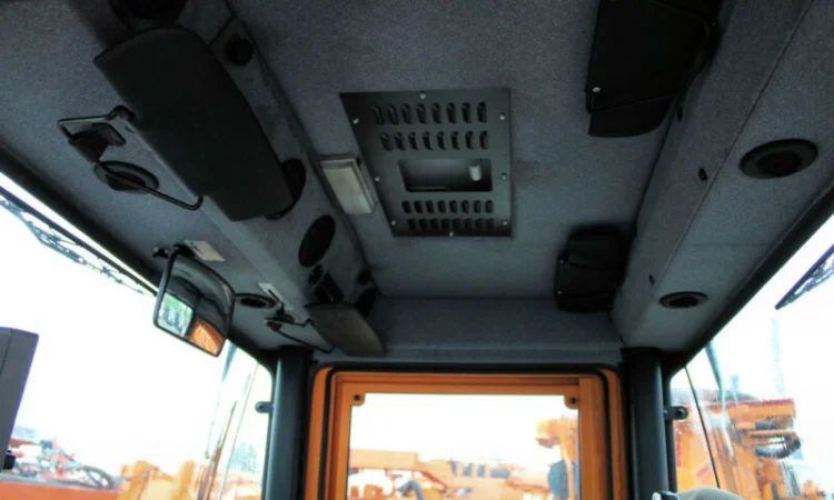 Комбинированный каток Bomag BW 174 AD-2M. Каток Bomag с разбрасывателем - фото № 13