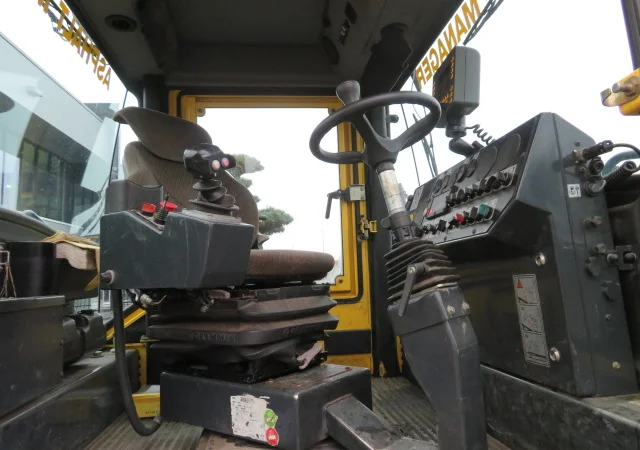 Тандемный каток Bomag BW174 AD-2 - фото № 7