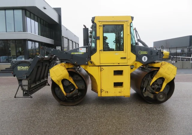 Тандемный каток Bomag BW174 AD-2 - фото № 19