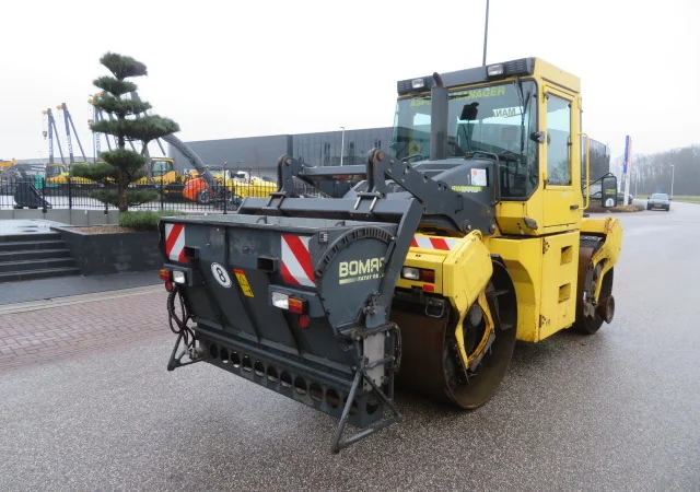 Тандемный каток Bomag BW174 AD-2 - фото № 16