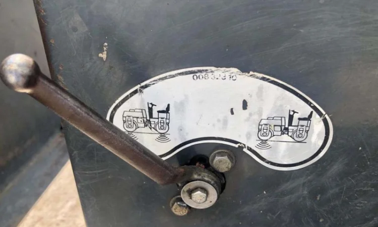 Комбинированный каток Bomag BW 138 AD-4 - фото № 11