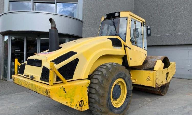 Тандемный каток Bomag BW 219 D H-4 - фото № 1