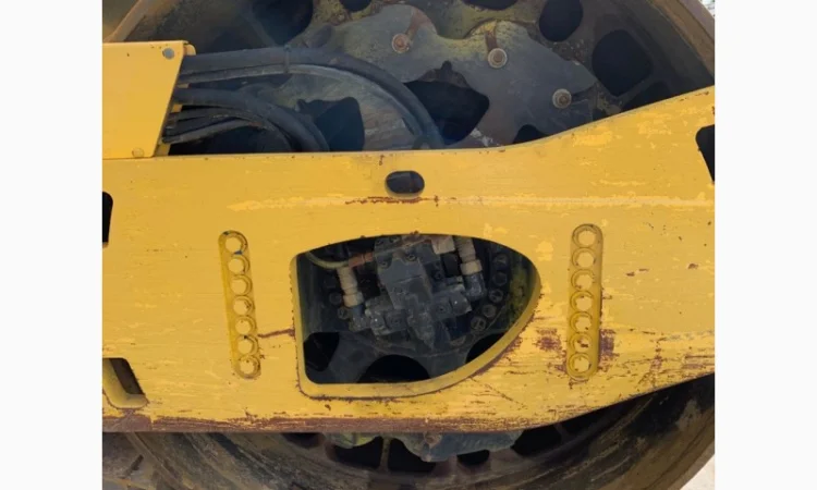 Тандемный каток Bomag BW 219 D H-4 - фото № 4