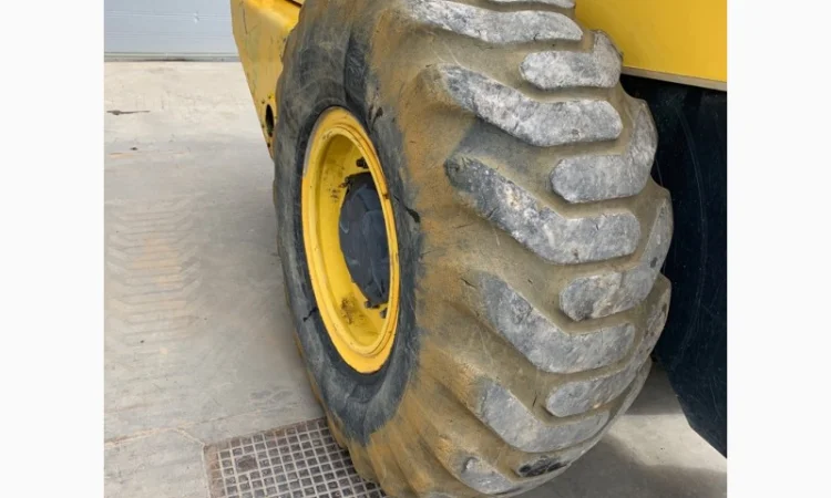 Тандемный каток Bomag BW 219 D H-4 - фото № 8